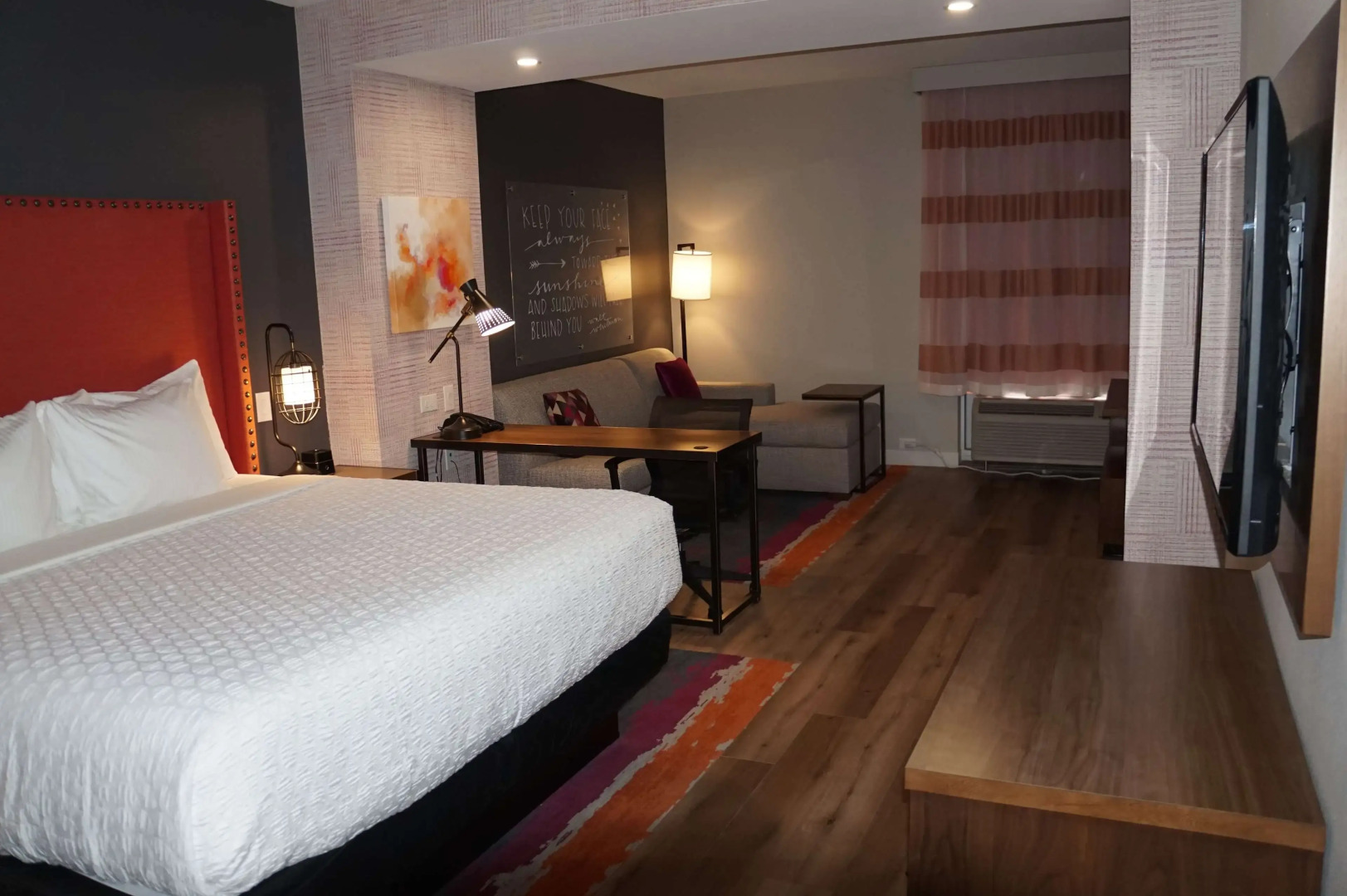 La Quinta Inn & Suites by Wyndham Lewisville