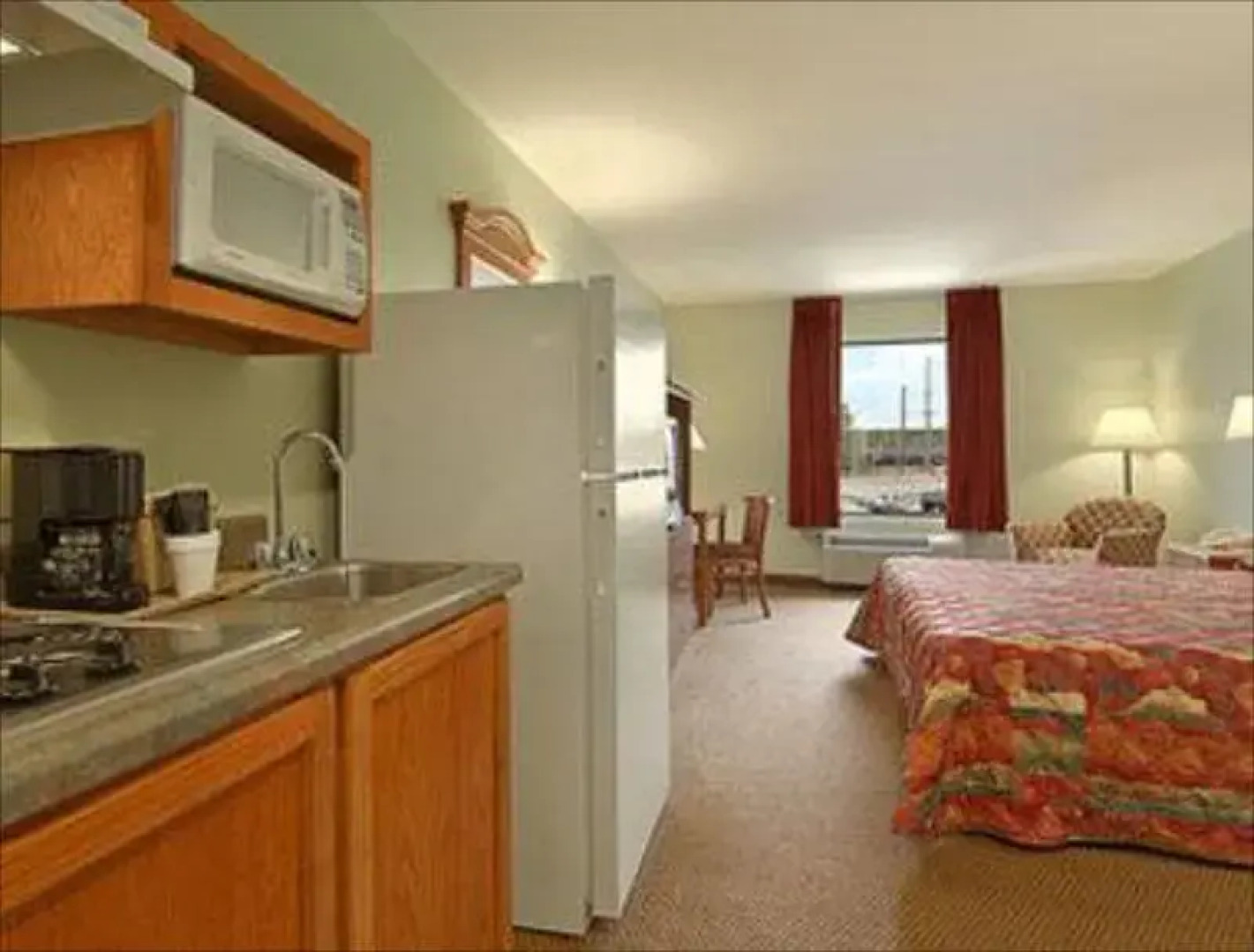 Super 8 - Pascagoula