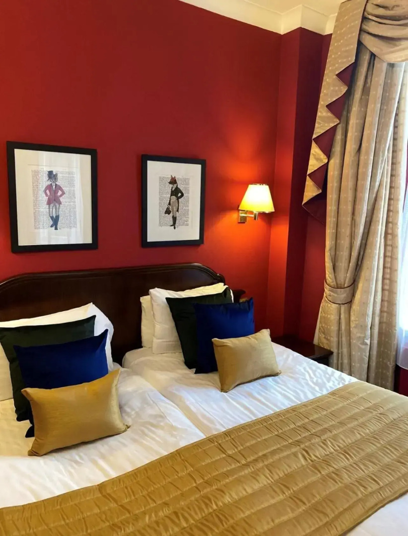 The Royal George Hotel