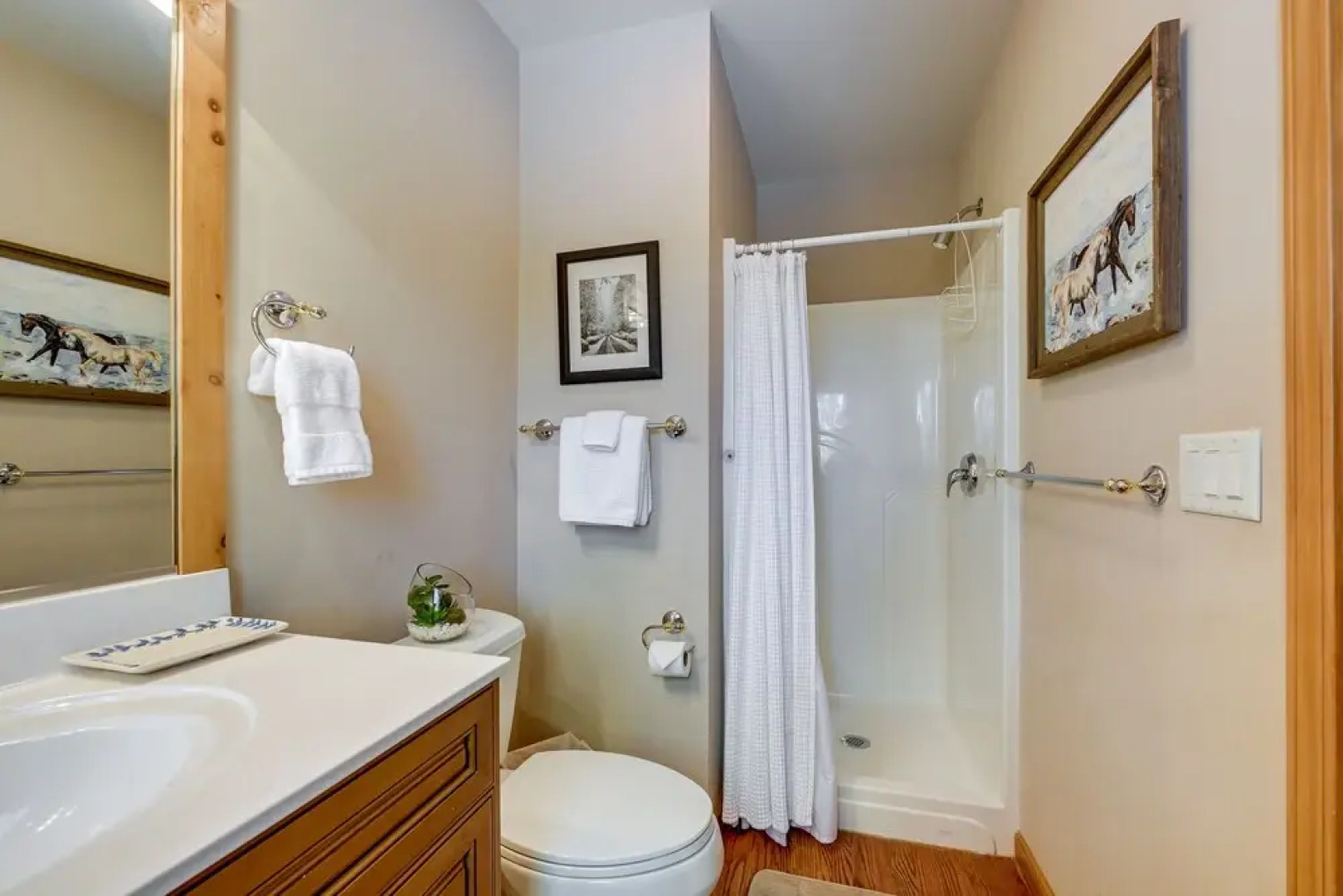 Luxe Glenville Cabin w/ Porch & BBQ ~ 5 Mi to Lake