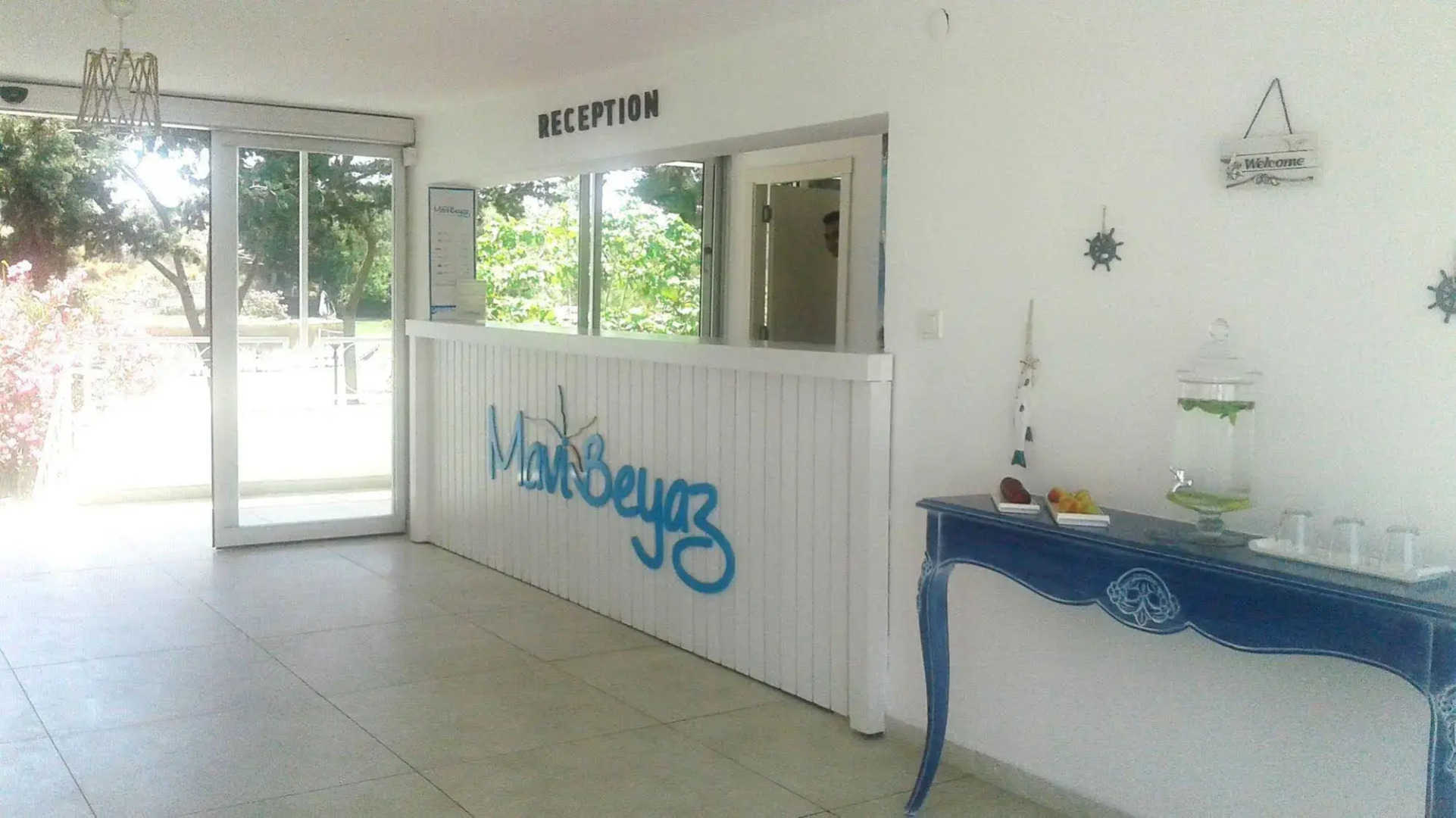 Mavi Beyaz Hotel Beach Club