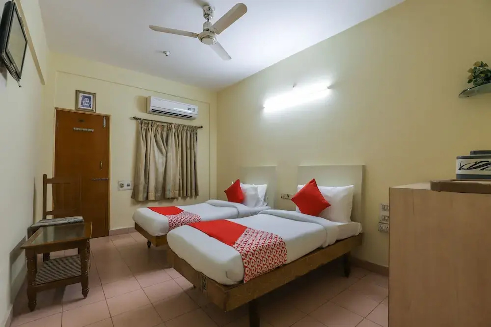 SPOT ON 46801 Hotel Swati