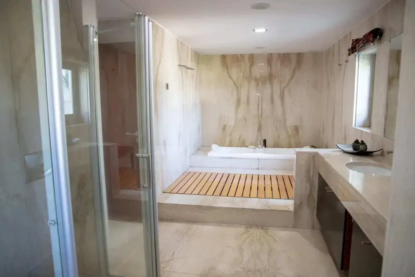 Villa With 4 Bedrooms in Santo Tirso, With Indoor Pool, Enclosed Garde