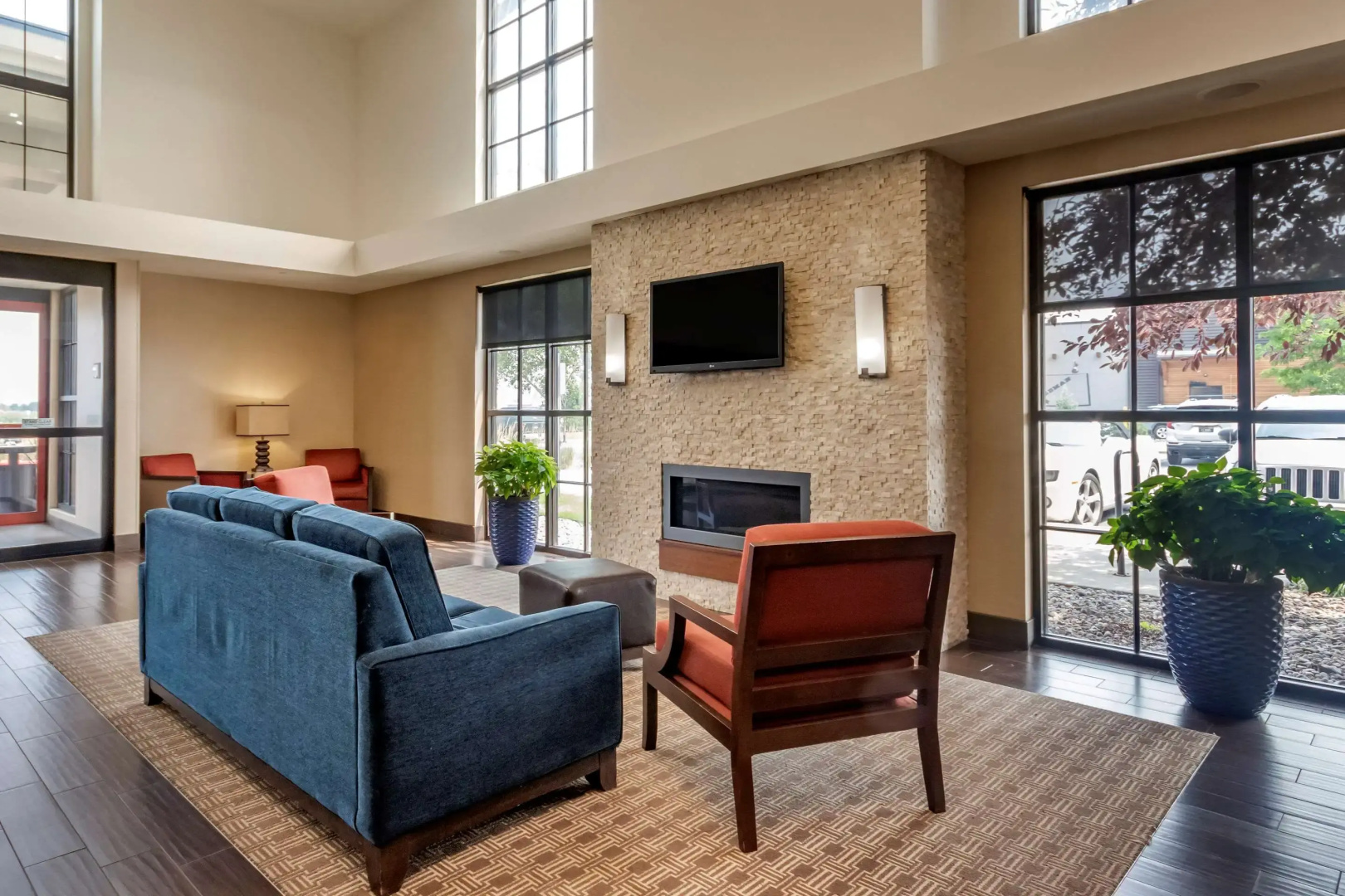 Comfort Suites Airport - University
