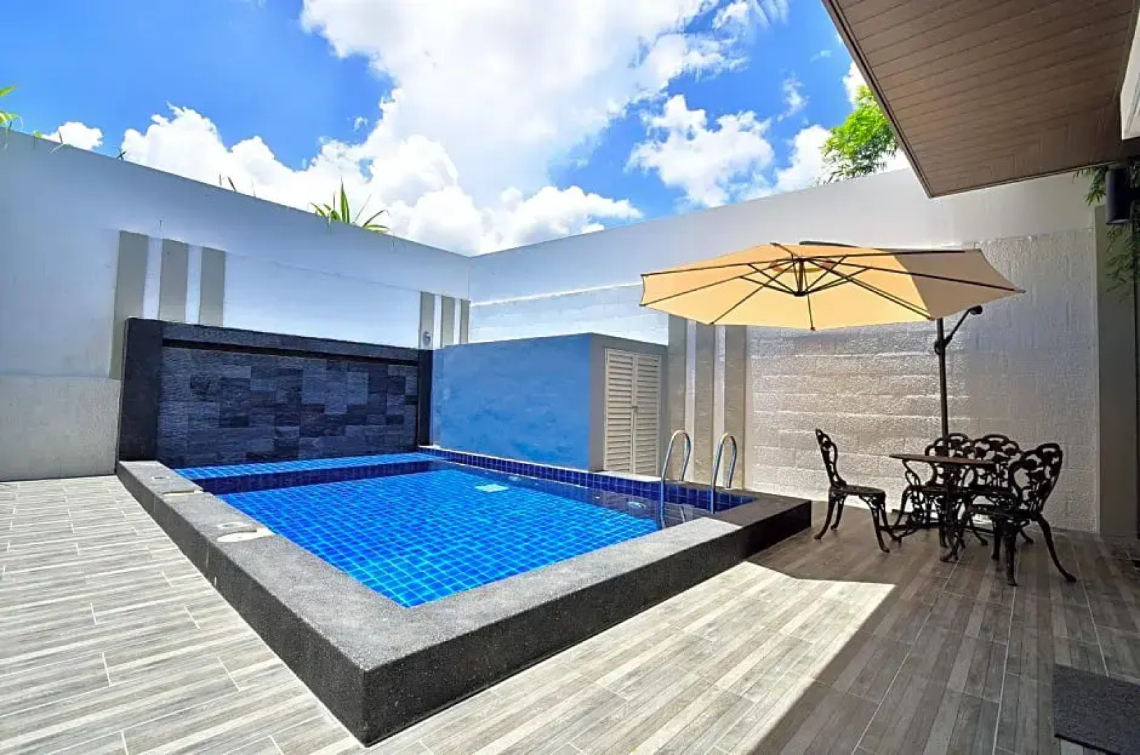 Violet Luxury Service Villa