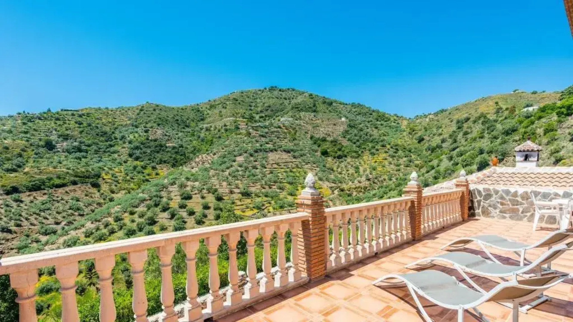 Villa Javier Sayalonga by Ruralidays