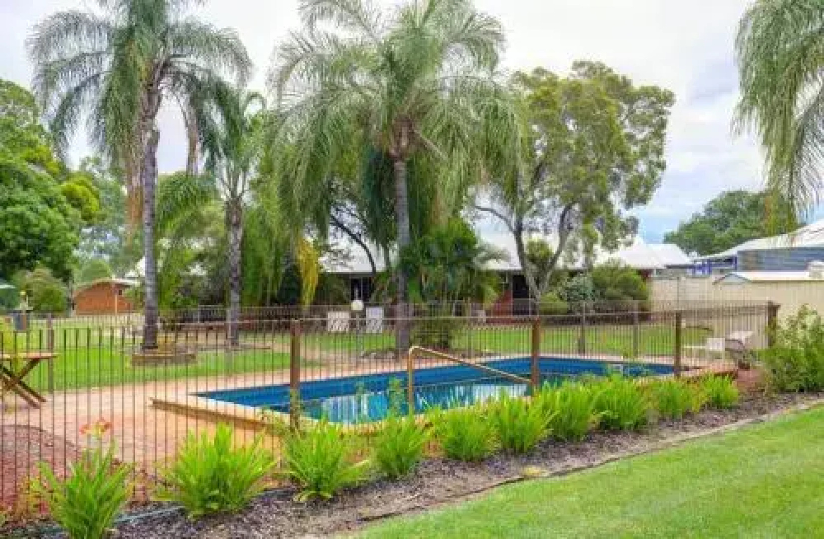 Tambo Mill Motel & Caravan Park