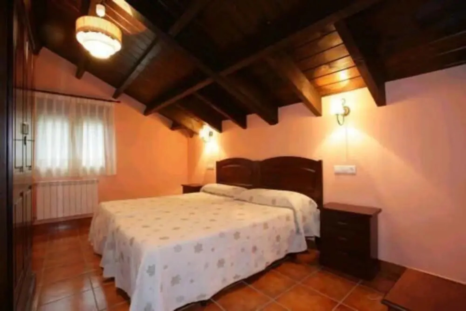 Apartamentos El Castañeu