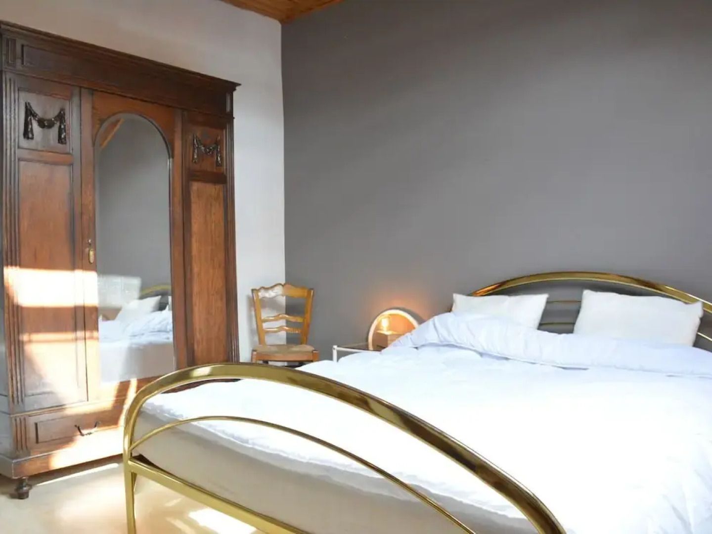 Vintage Holiday Home in Vencimont with Terrace