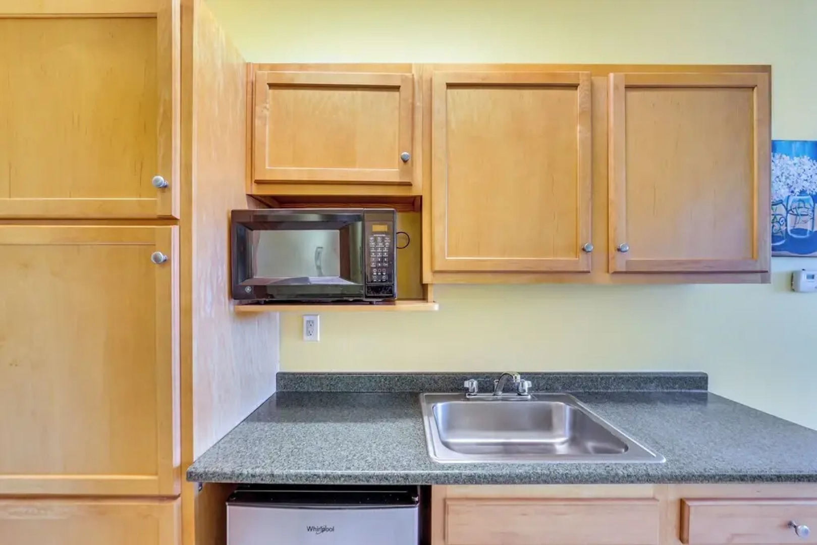 1 Mi to Allegheny River: New Kensington Studio!