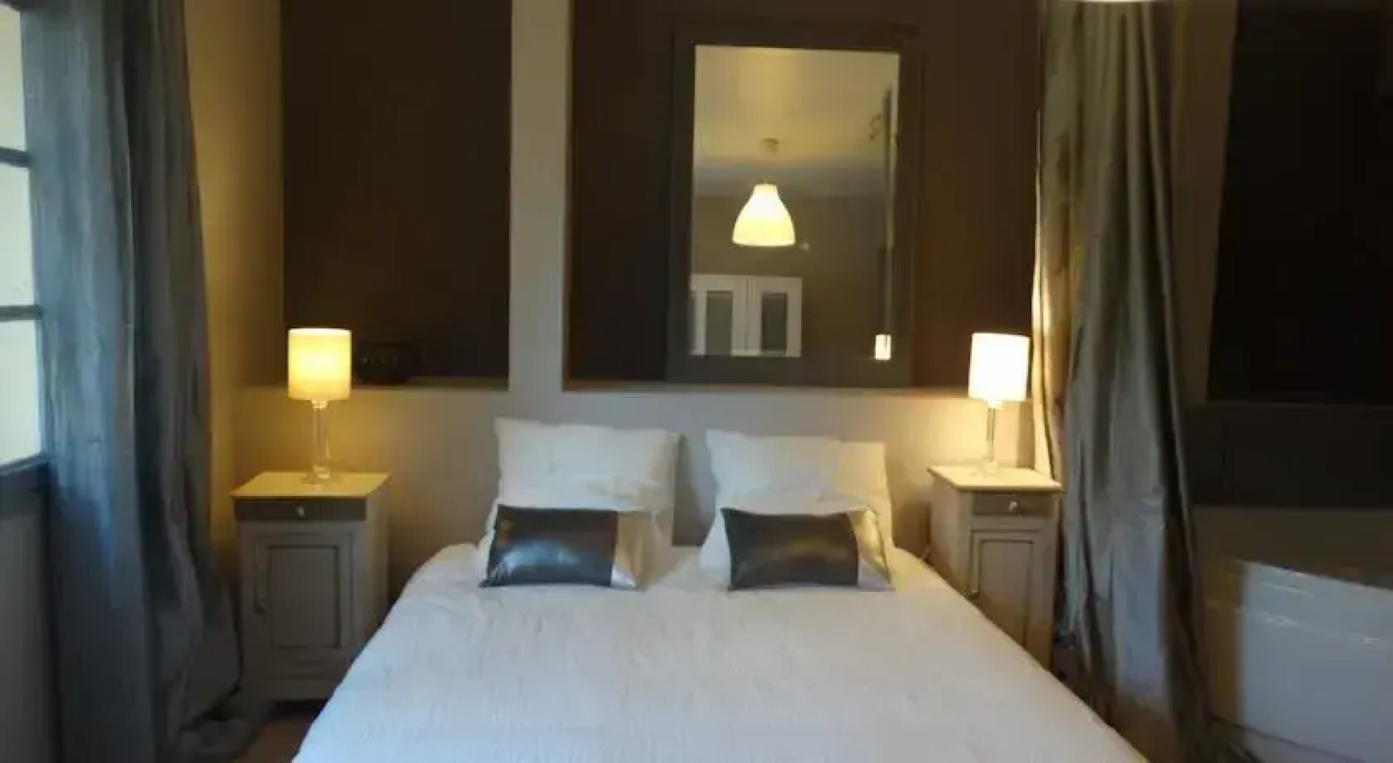 Au bord de la rivière