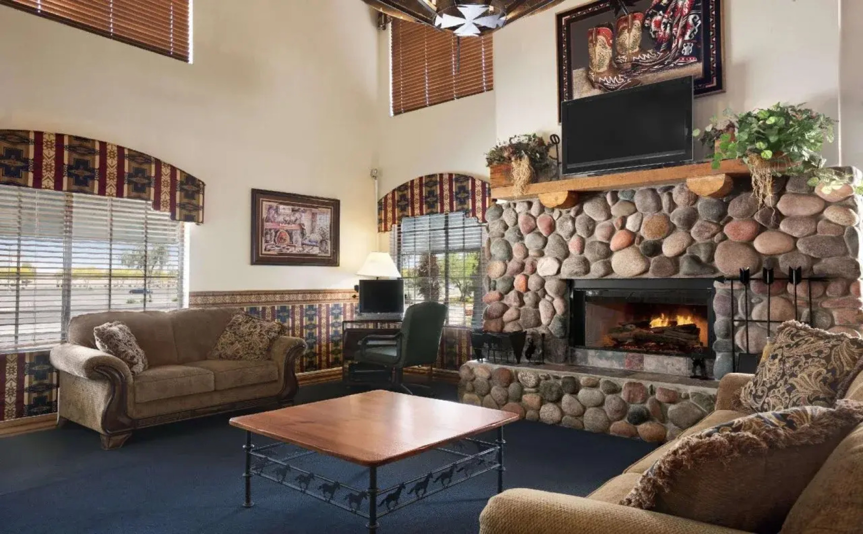 The Hotel Serene Glendale Peoria, Surestay Collection by BW