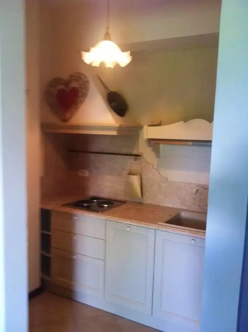 Apartment With one Bedroom in Lonato Del Garda, With Wonderful Lake View, Pool Access, Enclosed Garden - Near the Beach