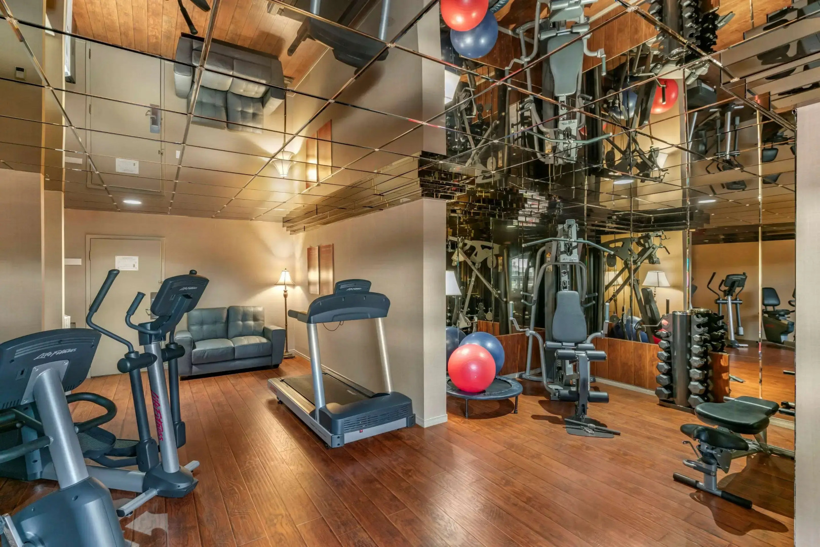 : Econo lodge Hotel Brossard