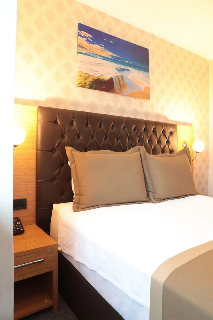 Grand Lark Otel