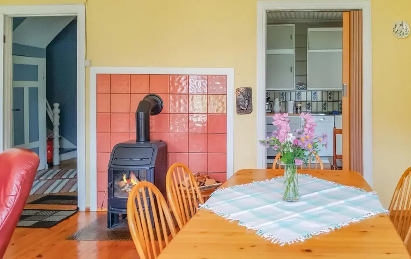 Amazing Home in Olden With 4 Bedrooms and Wifi