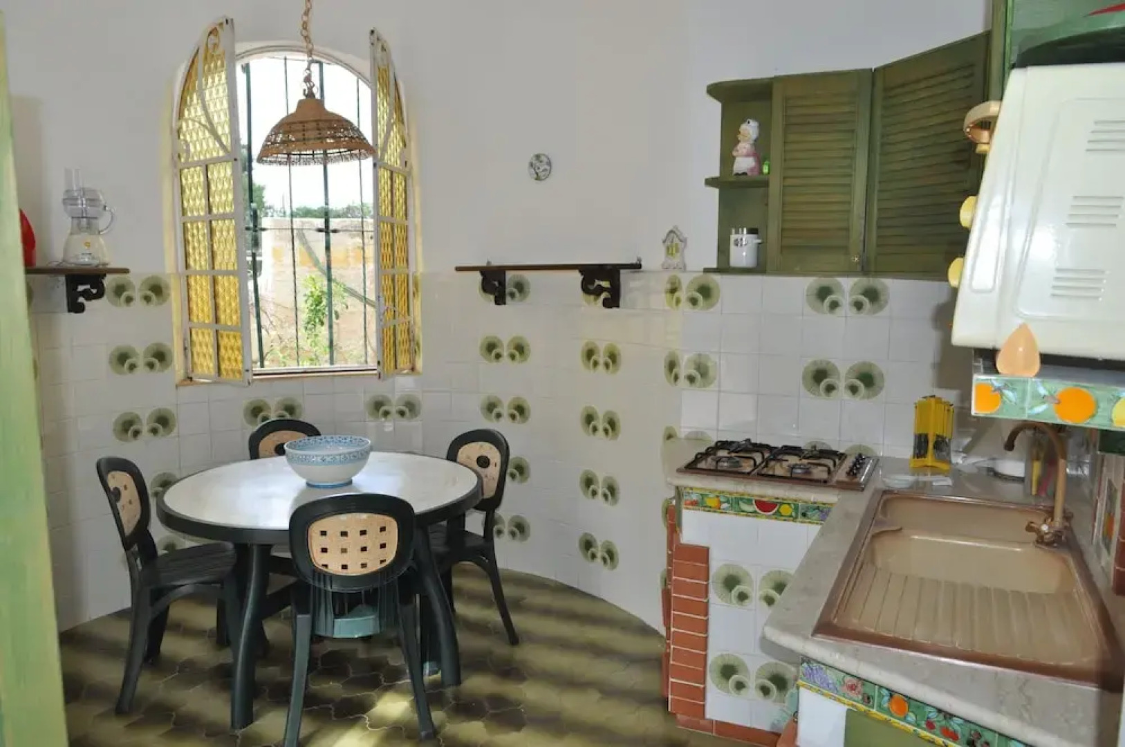 Casa Aisha con ampio giardino sul mare