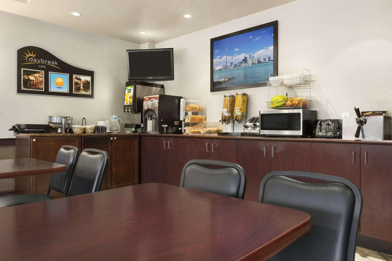 Days Inn - Toronto East Lakeview