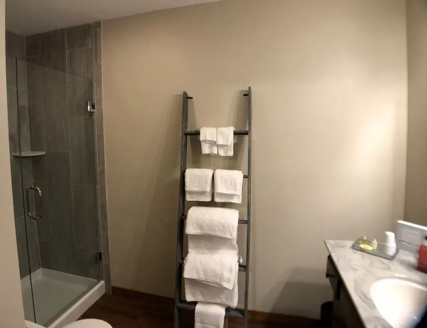 Walnut Waters Bed & Breakfast