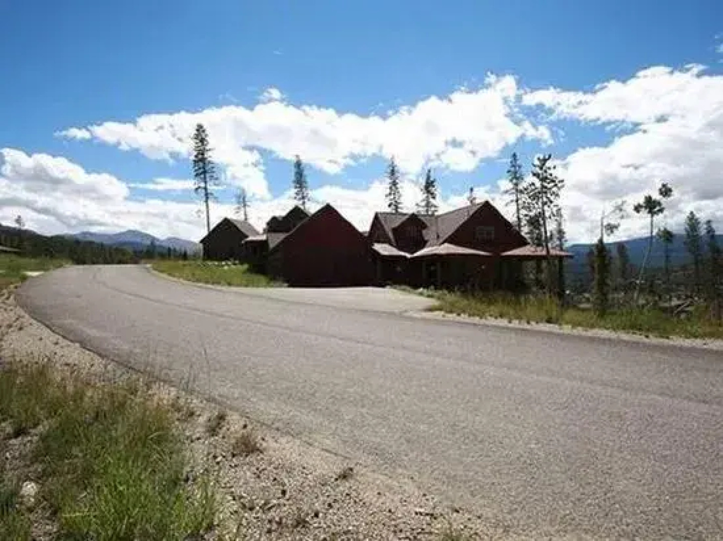 1345 Rendezvous Cabin