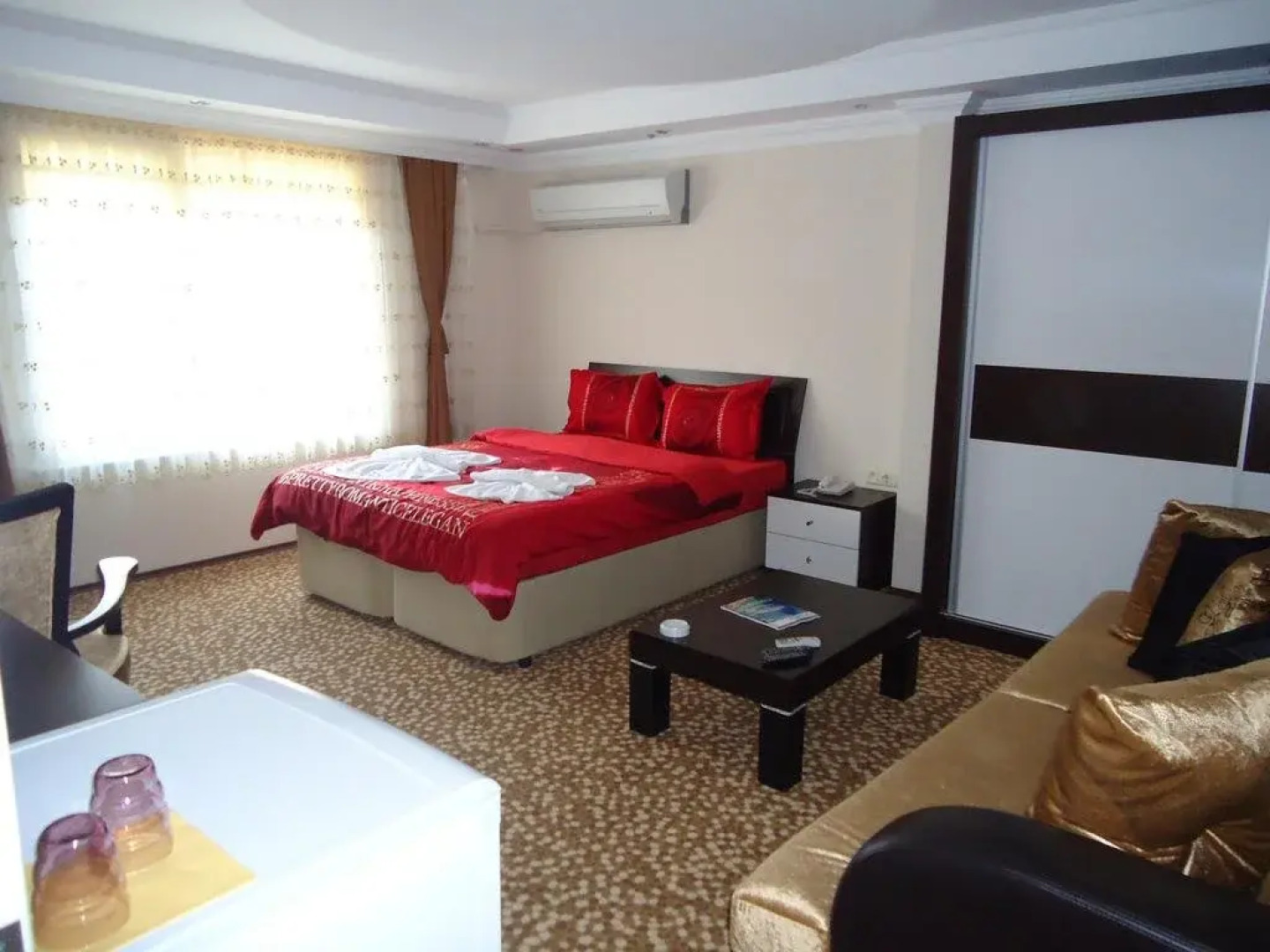 La Fontaine Guzelyali Hotel