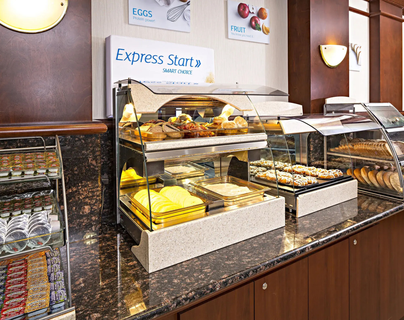 Holiday Inn Express Hotel & Suites Manchester Airport by IHG