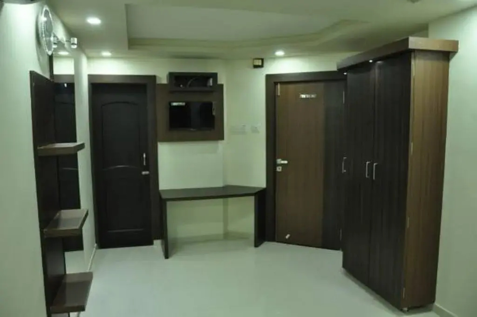 Shivdhara Hotel & Residence