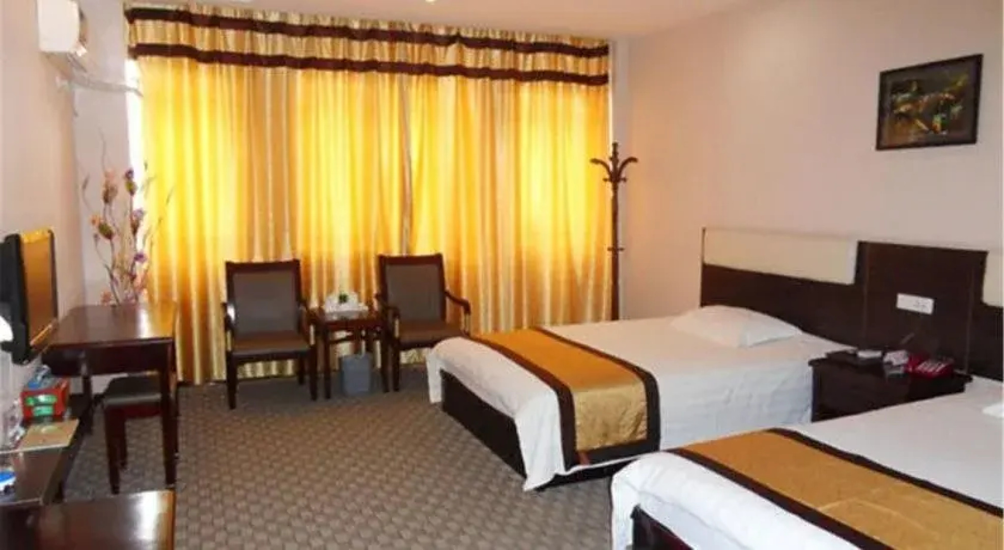 Wudangshan Yinjie Holiday Hotel