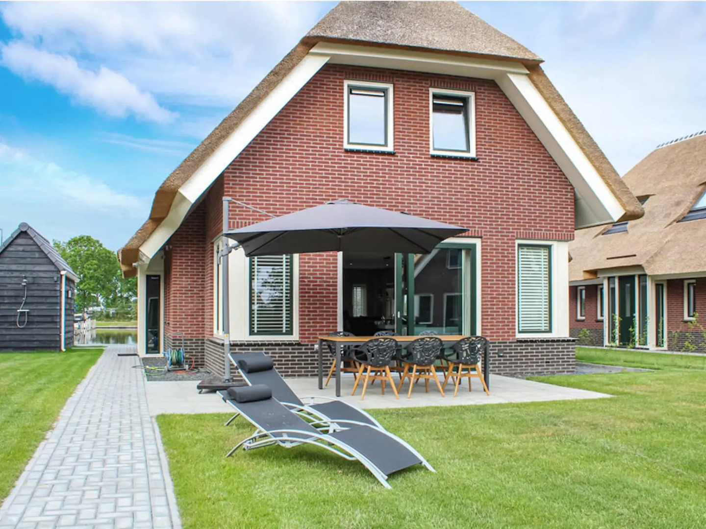 Atmospheric Villa With Nice Garden, in a Holiday Park at the Water in Friesland