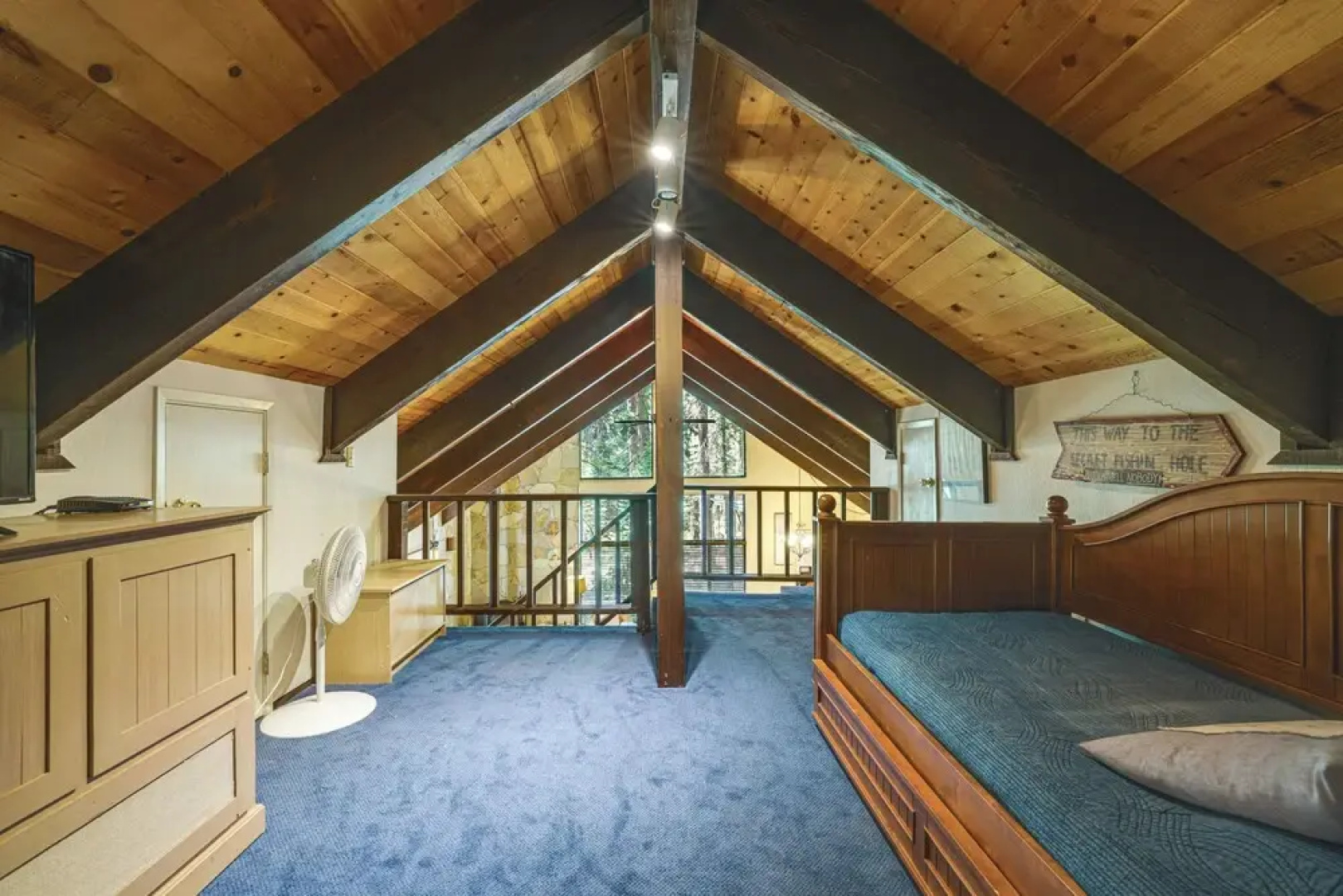 Cabin w/ Deck & Fire Pit in Blue Lake Springs!