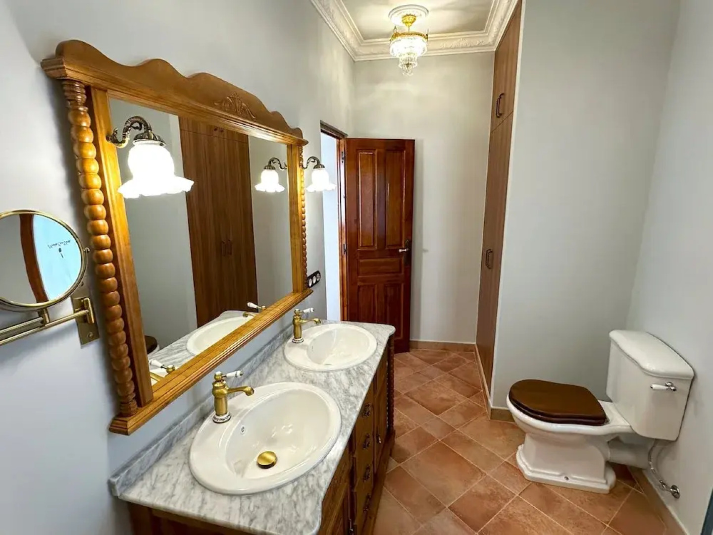 Masia Can Viver - Olive oil tourism B&B