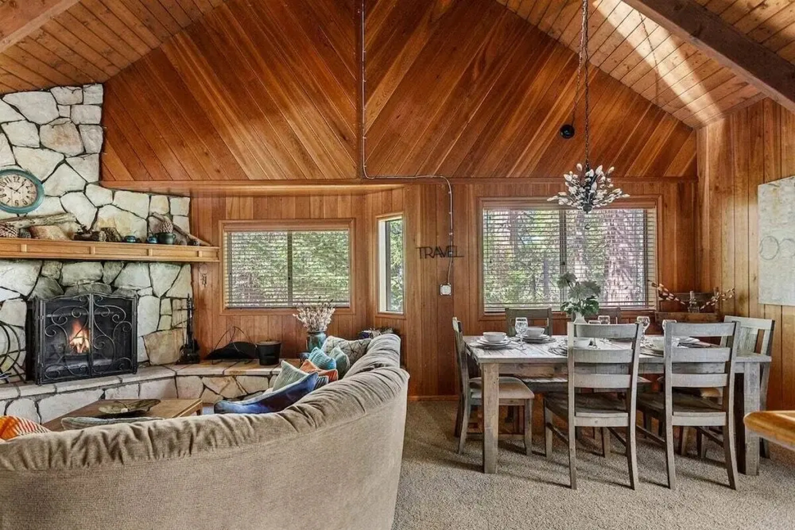 Pioneer Ridge by AvantStay Charming Hide Out Nestled In The Forest With BBQ