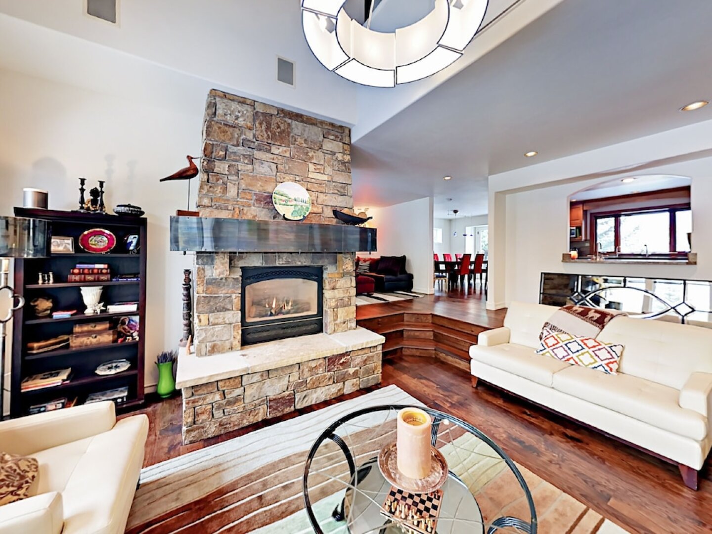 Grand 5,000 Square Foot 4br Mountain 4 Bedroom Home