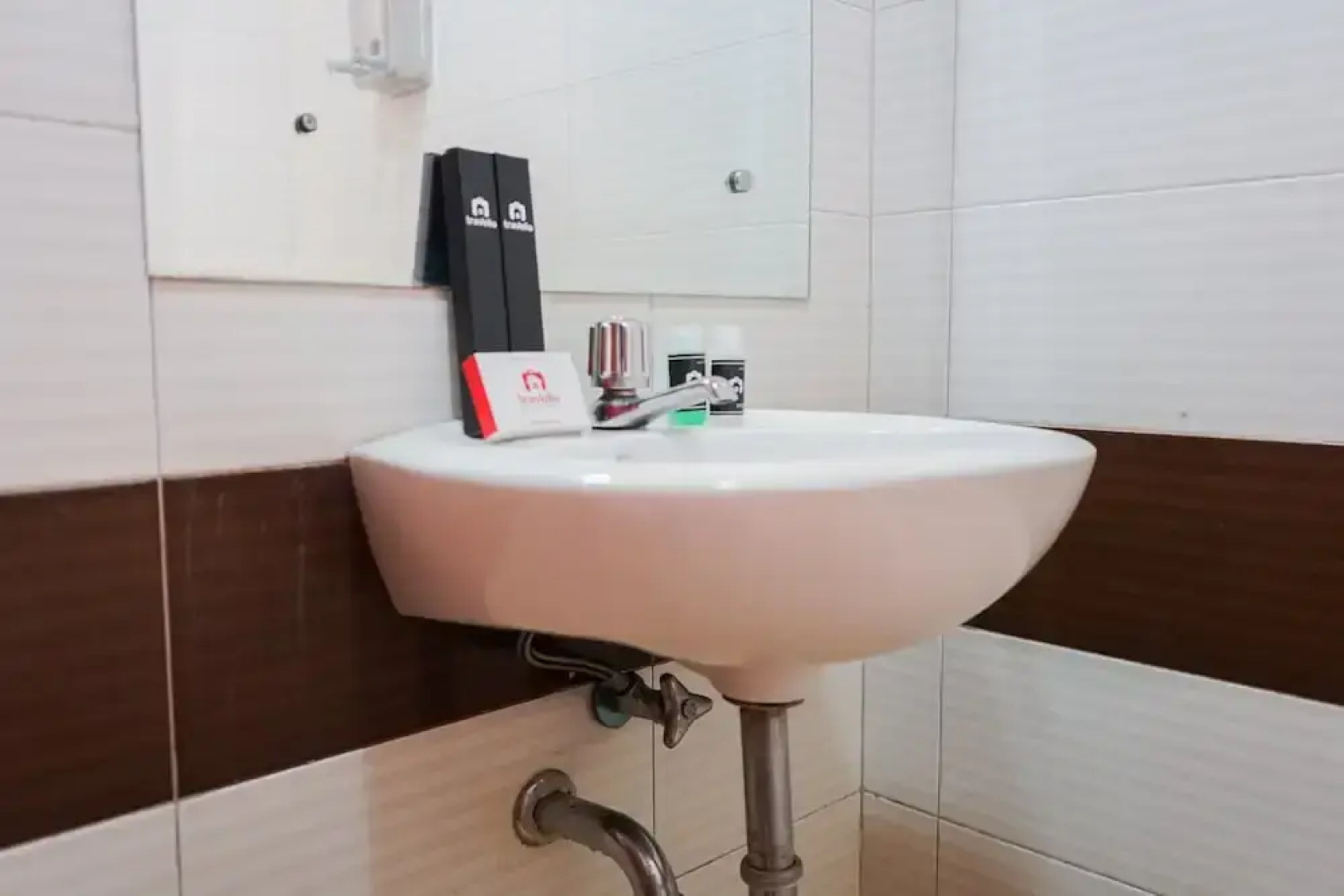 Homey Studio Apartment at Margonda Residence 3