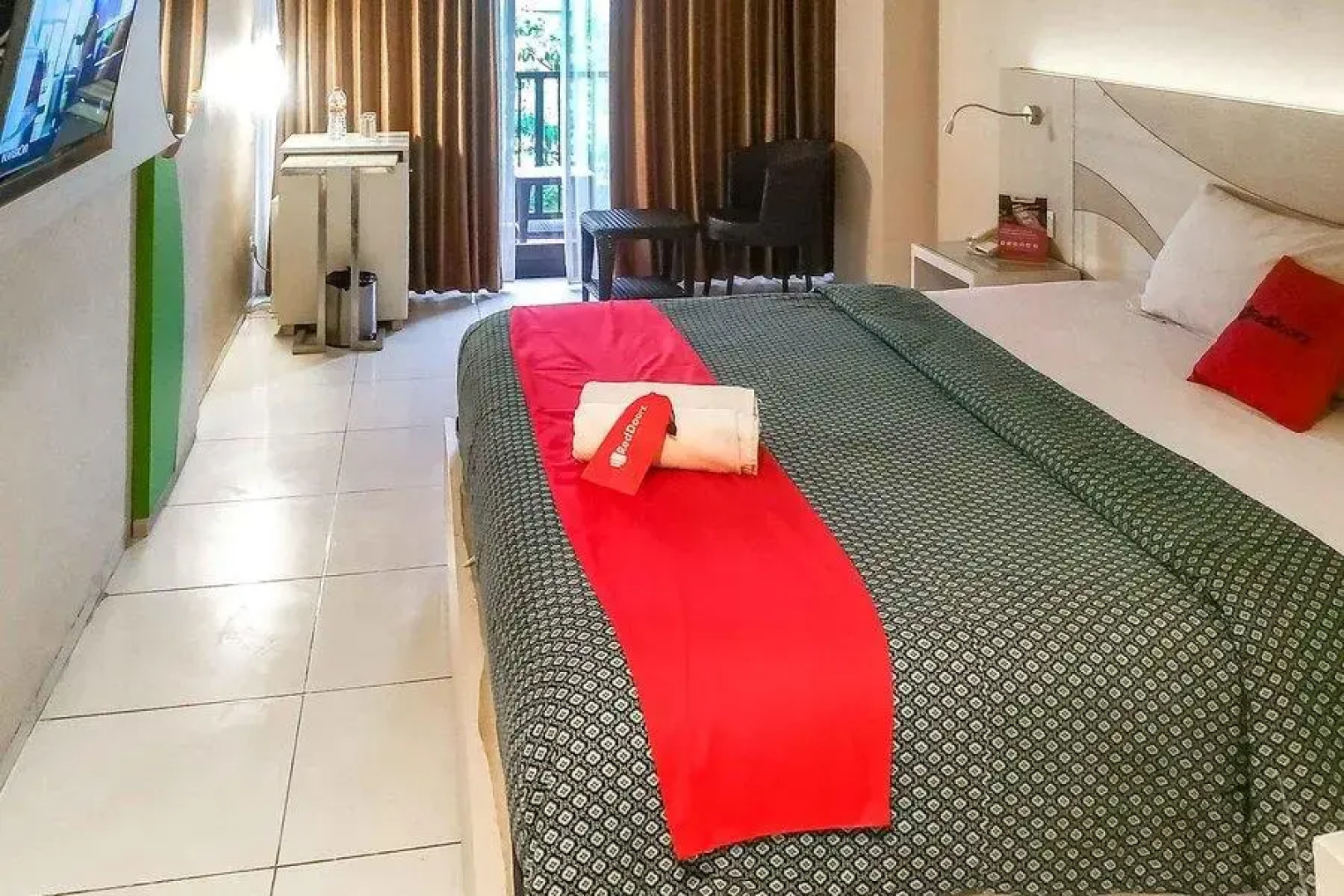 RedDoorz Premium @ Jalan Veteran Bojonegoro