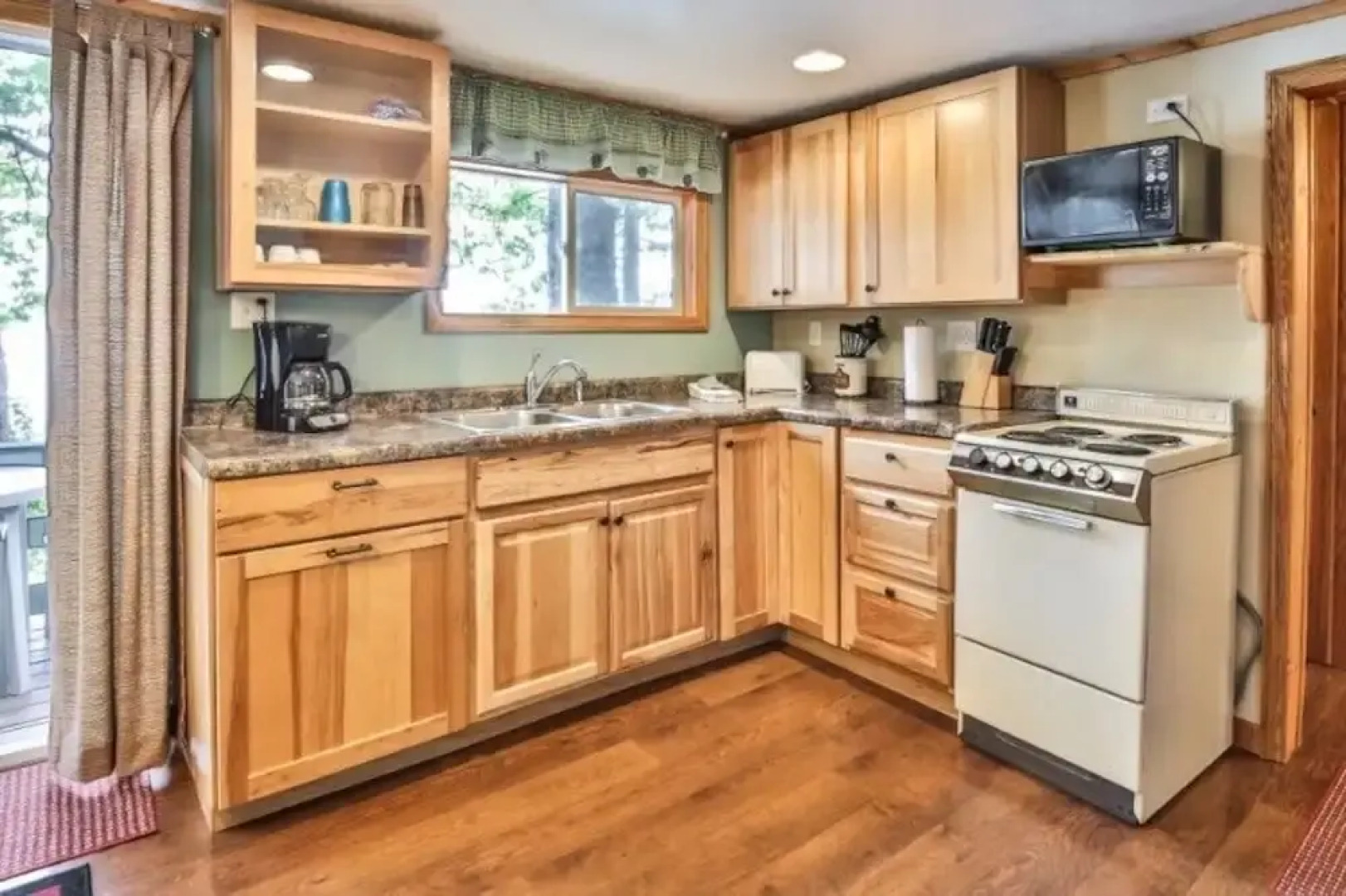 Paton Road 2 - 2 Br Cottage