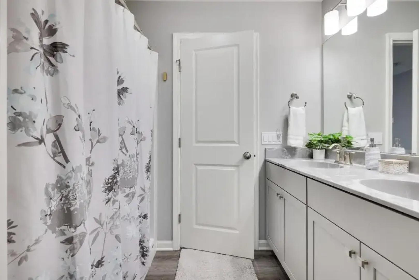 New Build-Modern 4BR, Kid-Friendly Home In Poconos