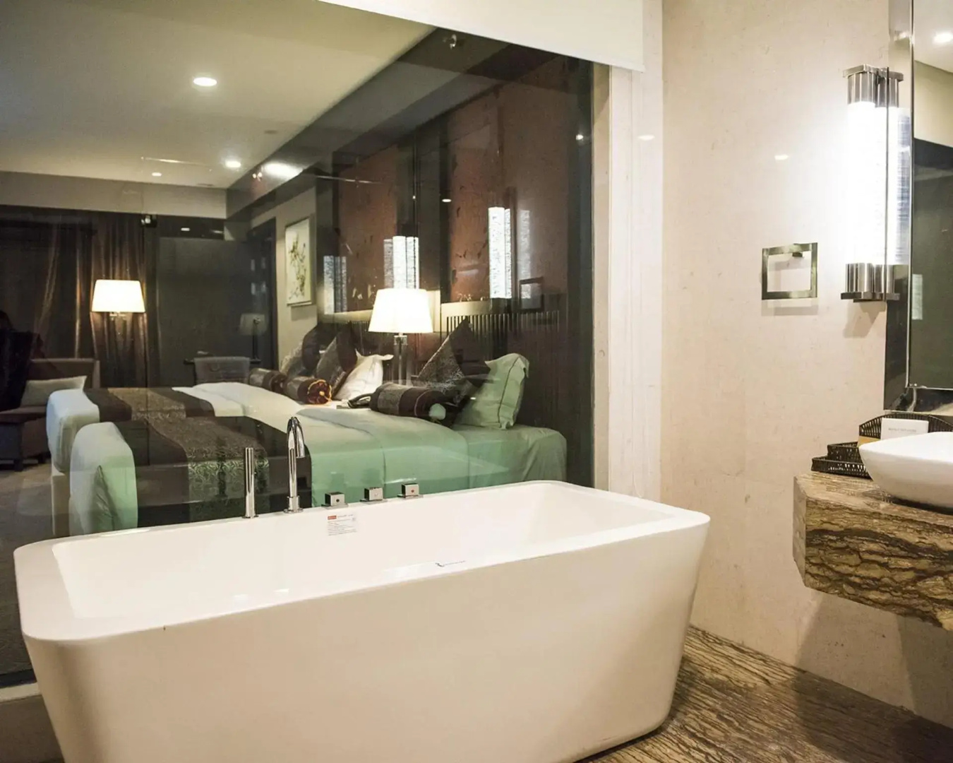Royale Signature Hotel