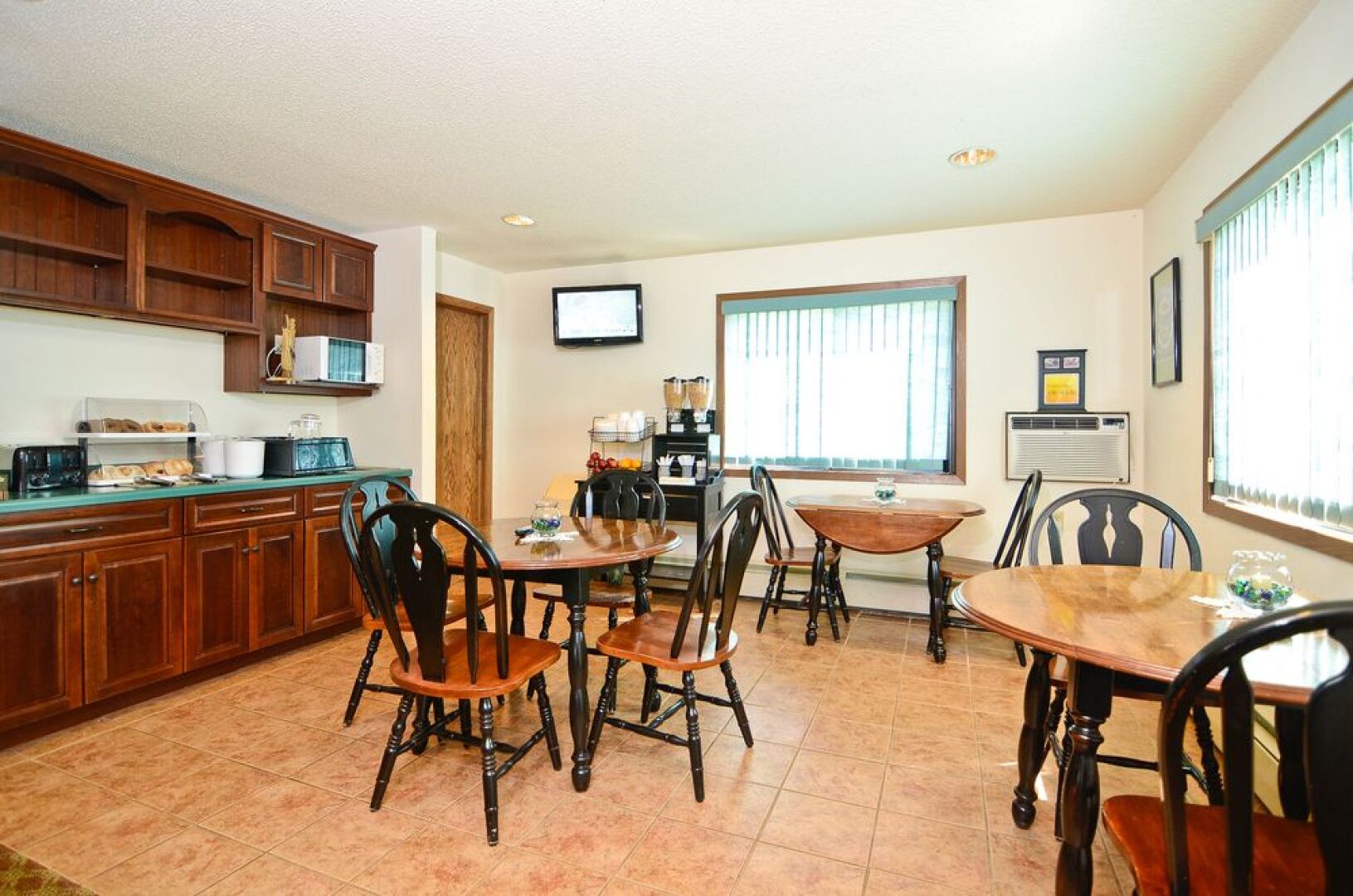 Super 8 by Wyndham Hayward WI