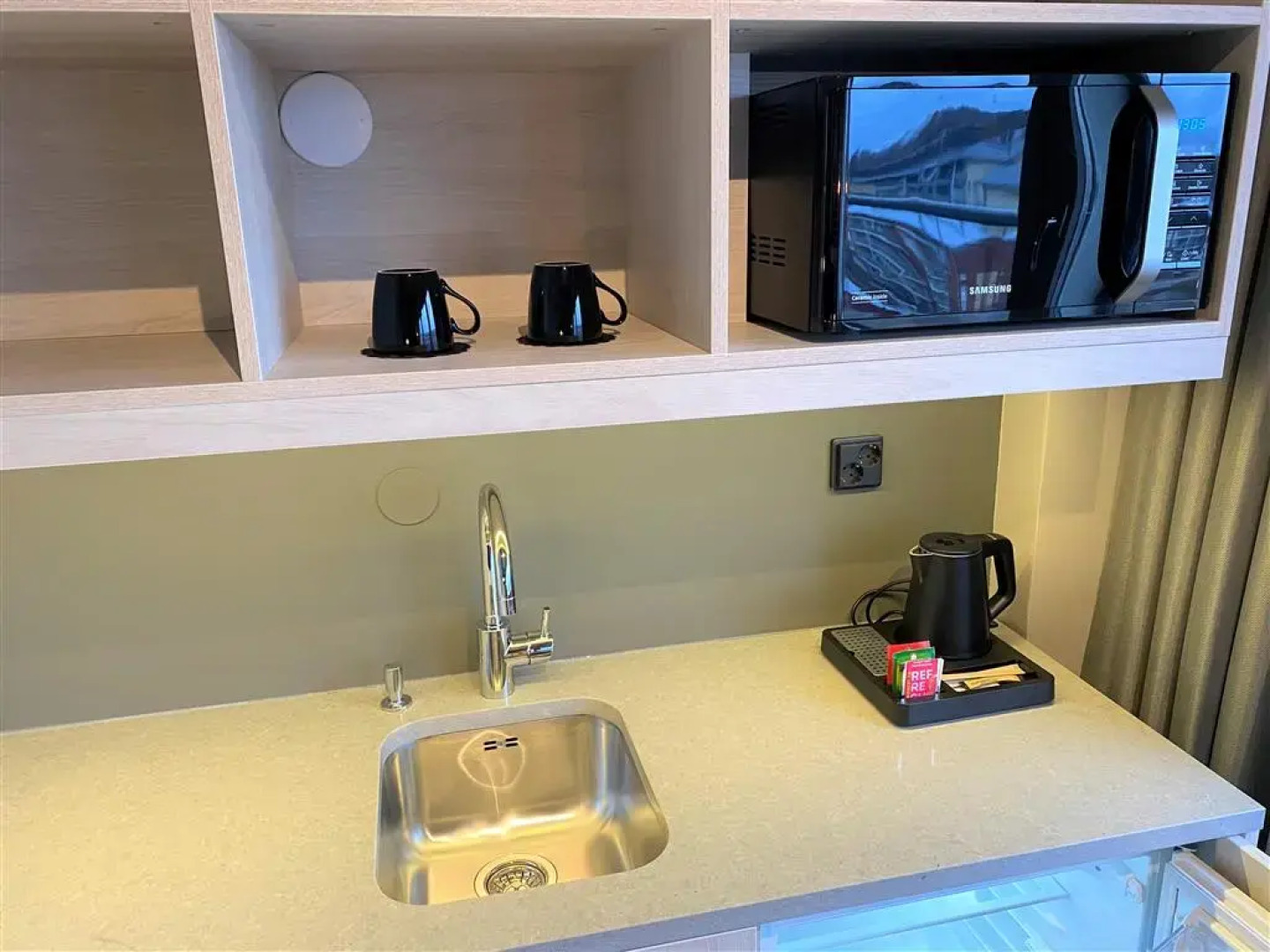 Skyline Airport Hotel