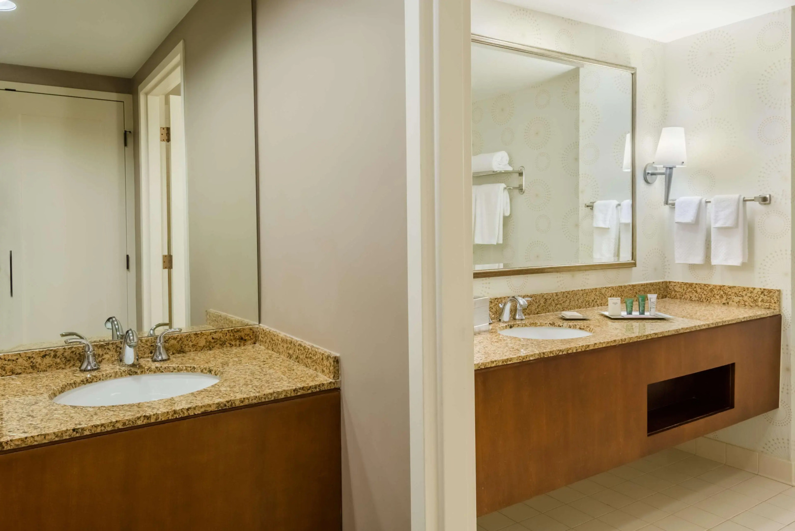 Hilton Indianapolis Hotel & Suites