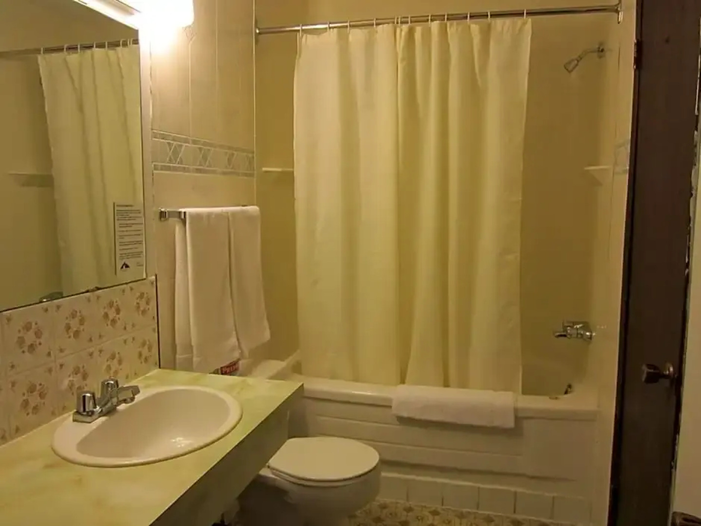 Lamplighter Viking Motel