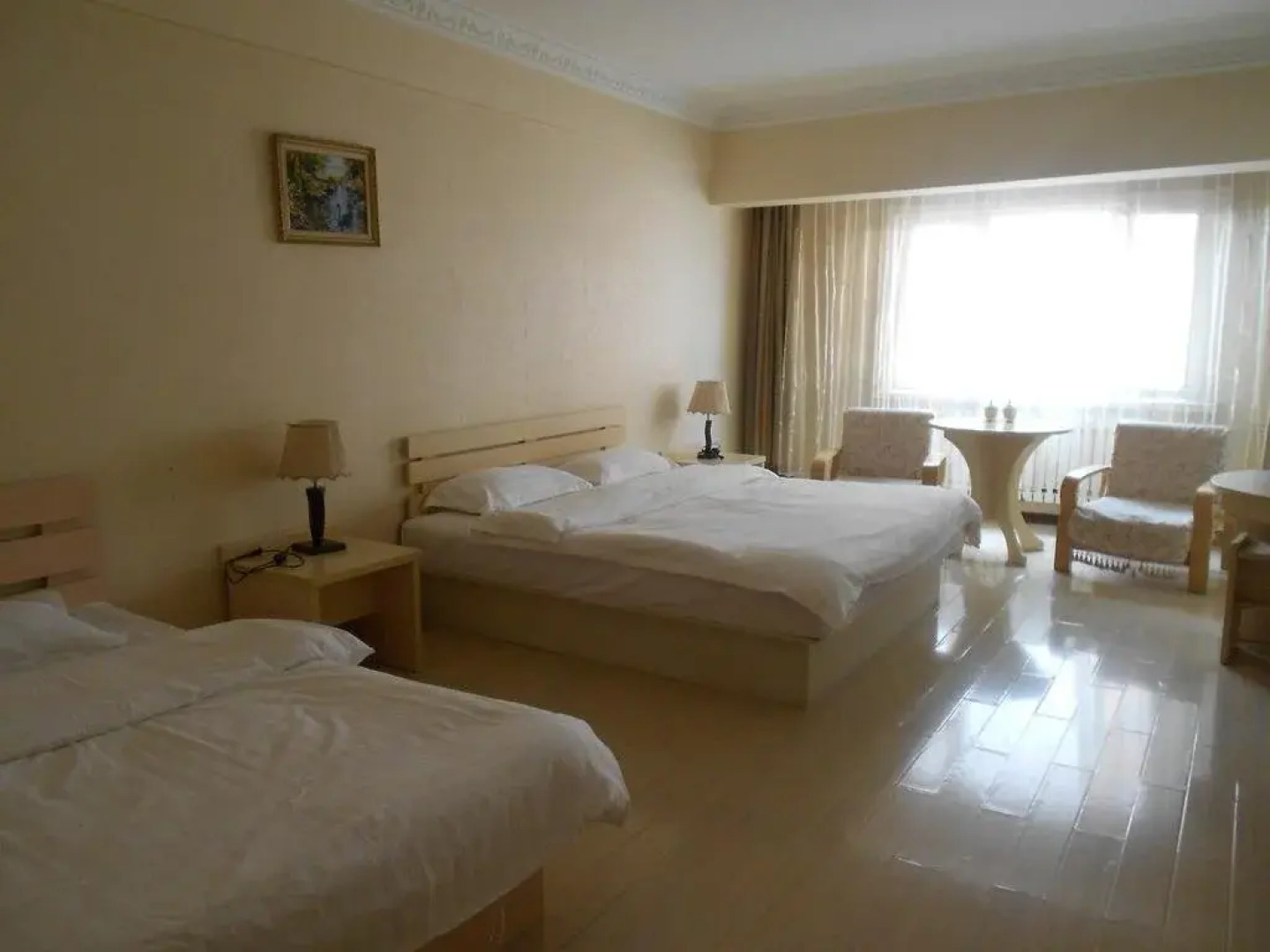 Super 9 Business Hotel