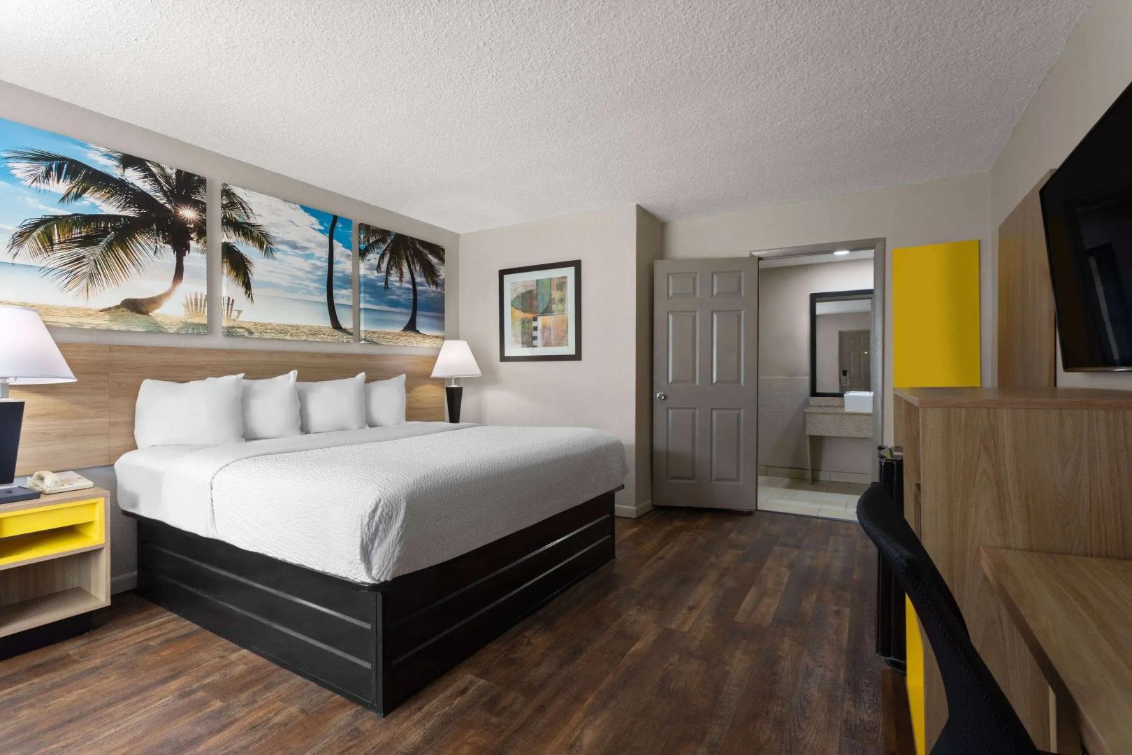 Days Inn by Wyndham St. Petersburg Central