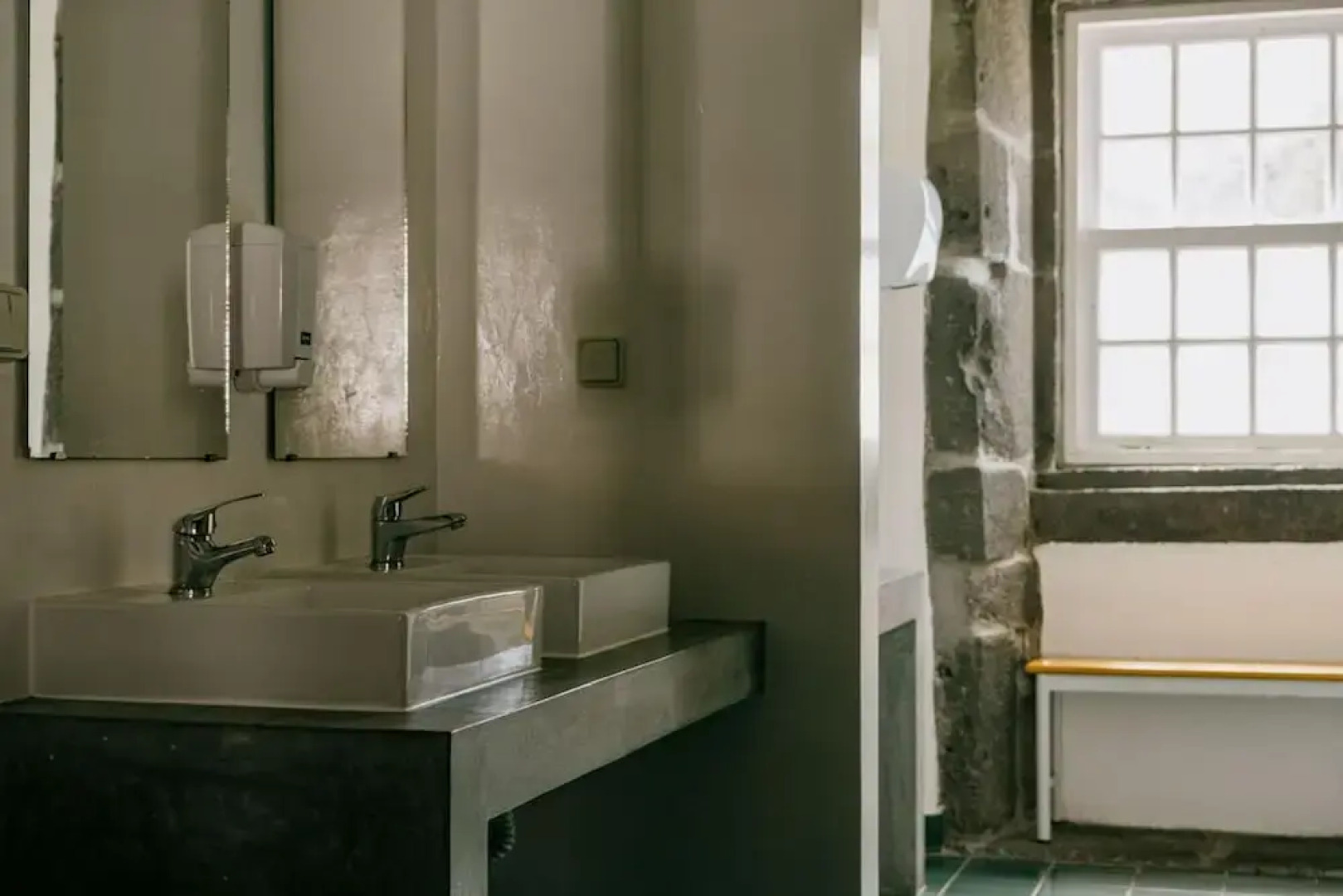 Azores Youth Hostels - Pico