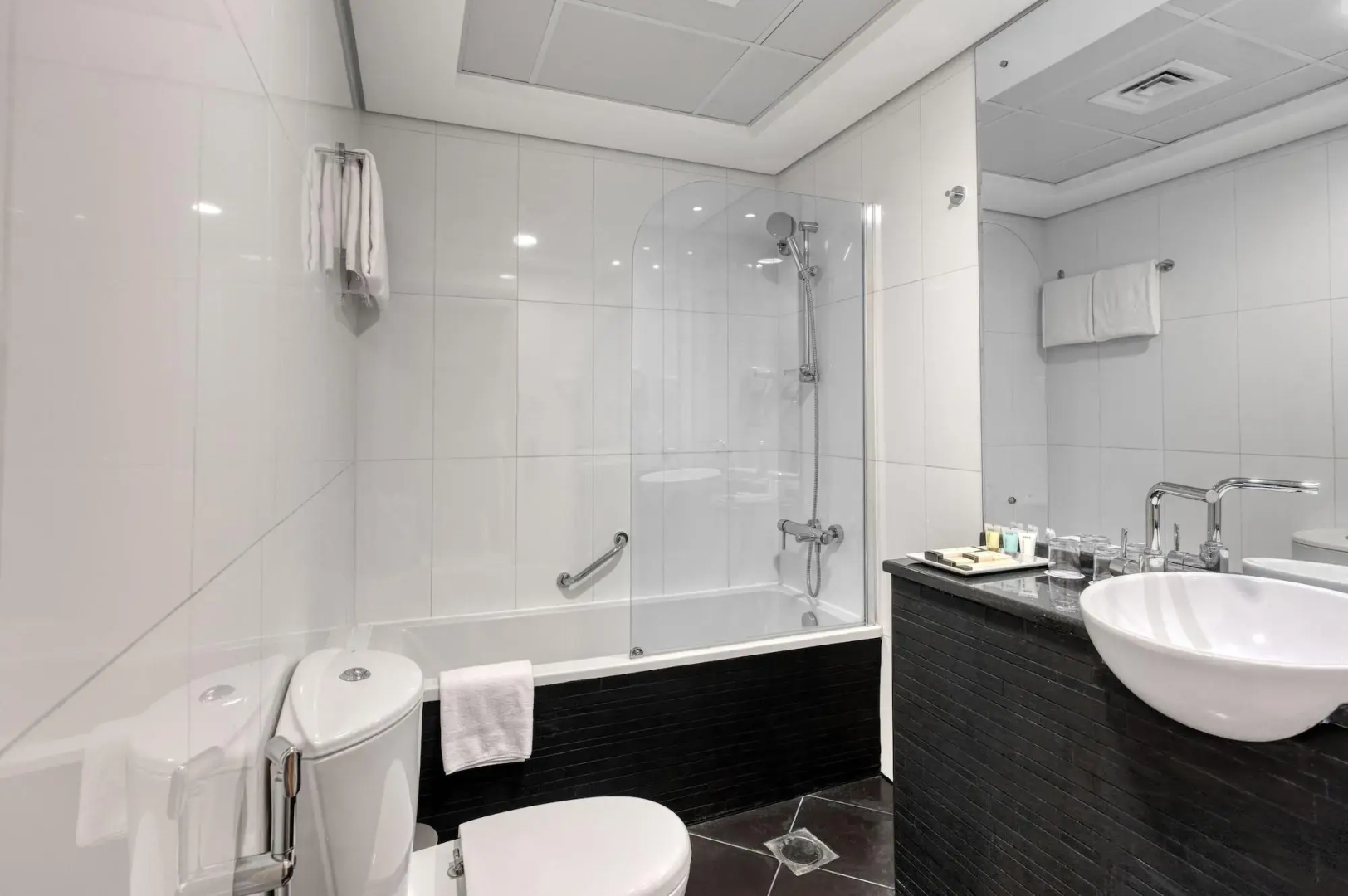 Grand Heights Dubai Hotel Apartments
