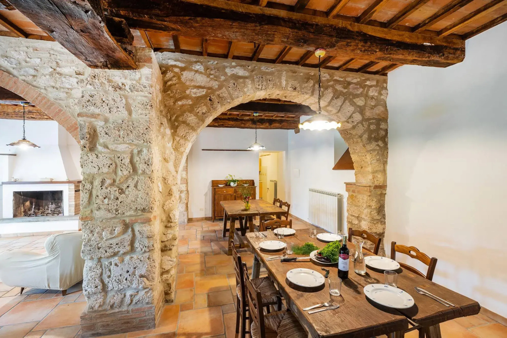 A total immersion in greenery and tranquillity.-Casale LUISA