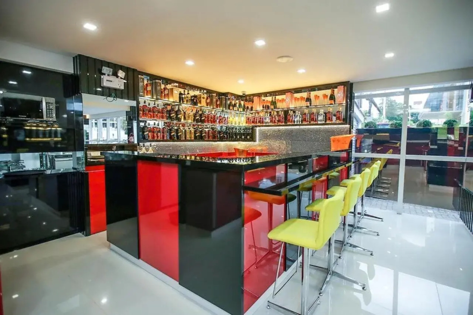 Holiday & Business Hotel - Ao lado do Centro de Eventos e Arena Conda