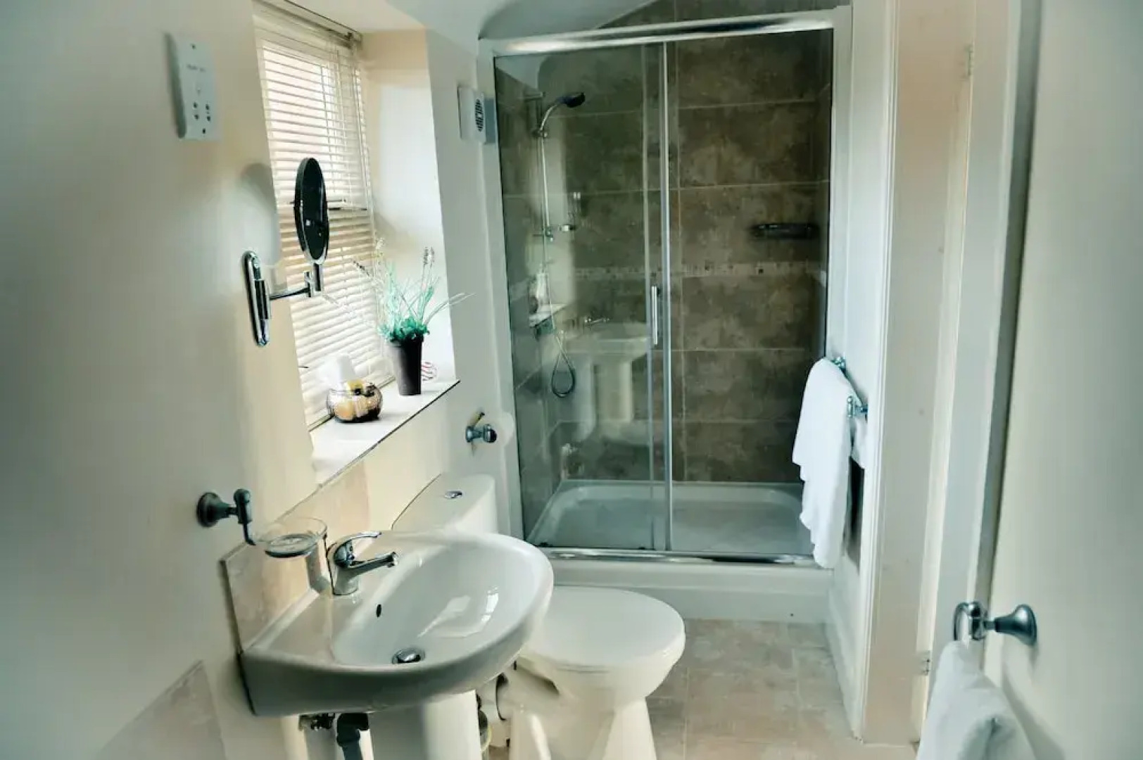 New Farm Bed & Breakfast