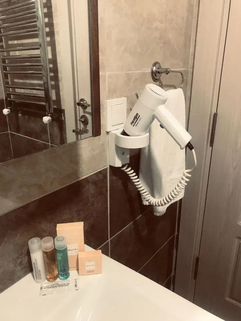 12 Rooms Boutique Hotel